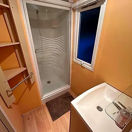 Mobil-home Avec Belle Exposition Campingplads